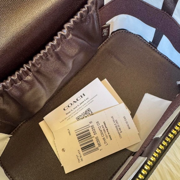 NWT Coach cosmetic case - Picture 9 of 10